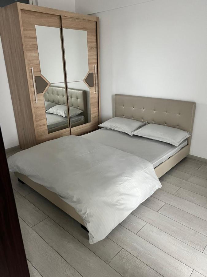The Bliss Apartment Ramnicu Valcea Exterior photo
