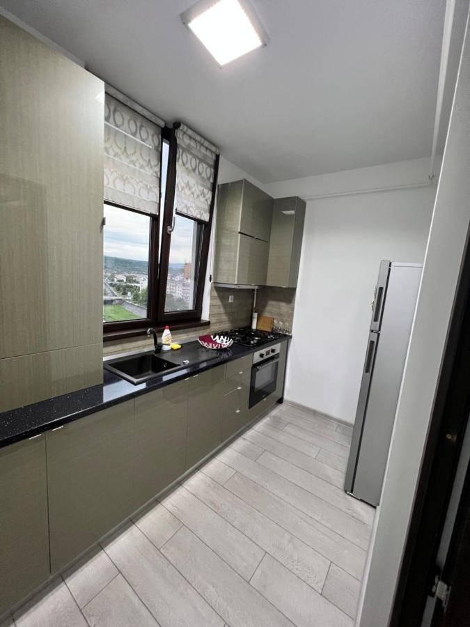 The Bliss Apartment Ramnicu Valcea Exterior photo