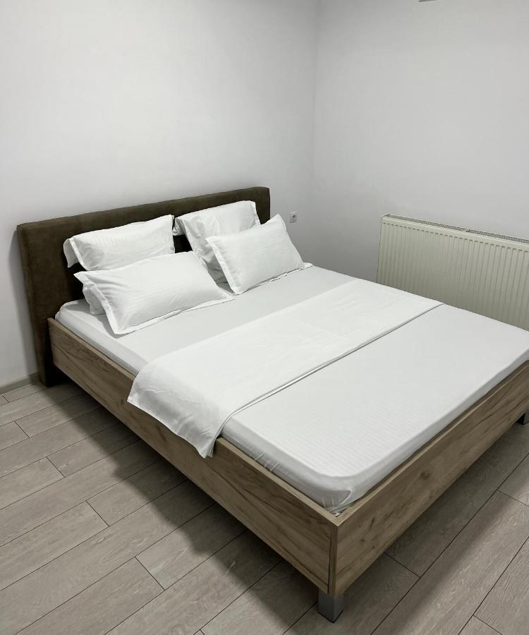 The Bliss Apartment Ramnicu Valcea Exterior photo