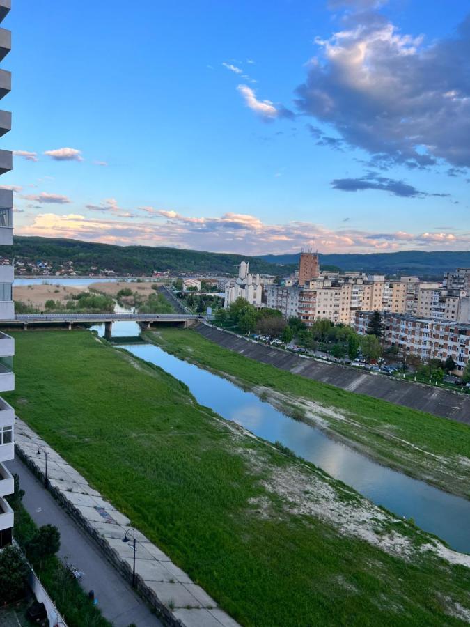 The Bliss Apartment Ramnicu Valcea Exterior photo