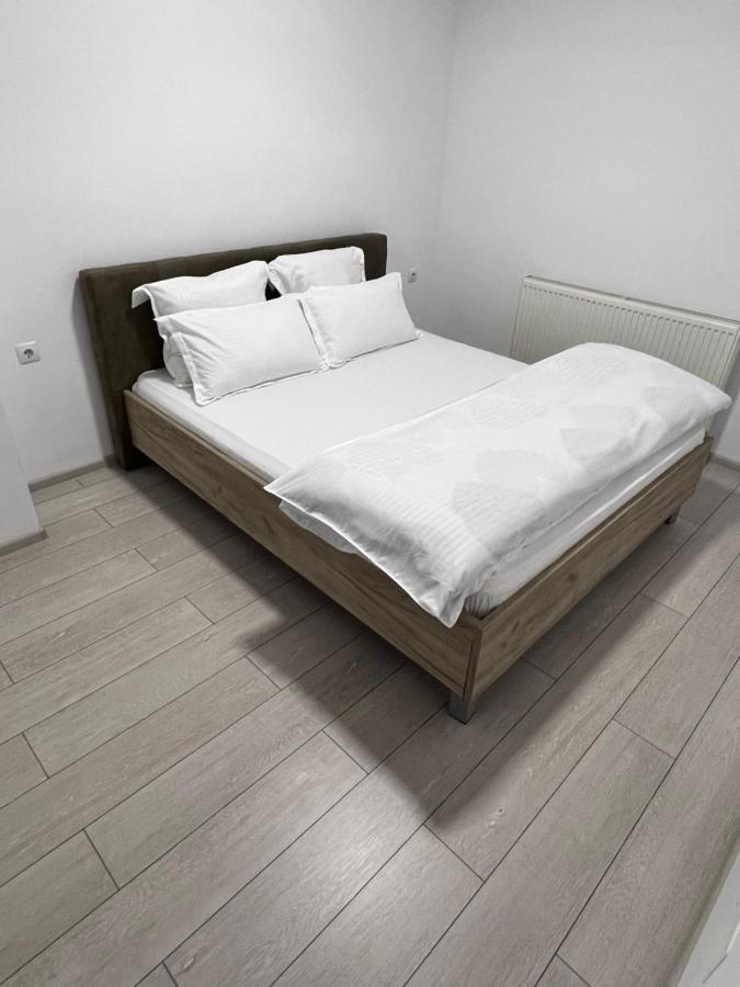 The Bliss Apartment Ramnicu Valcea Exterior photo