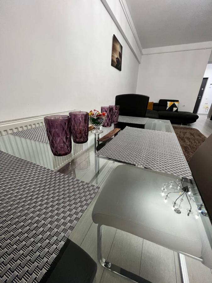 The Bliss Apartment Ramnicu Valcea Exterior photo