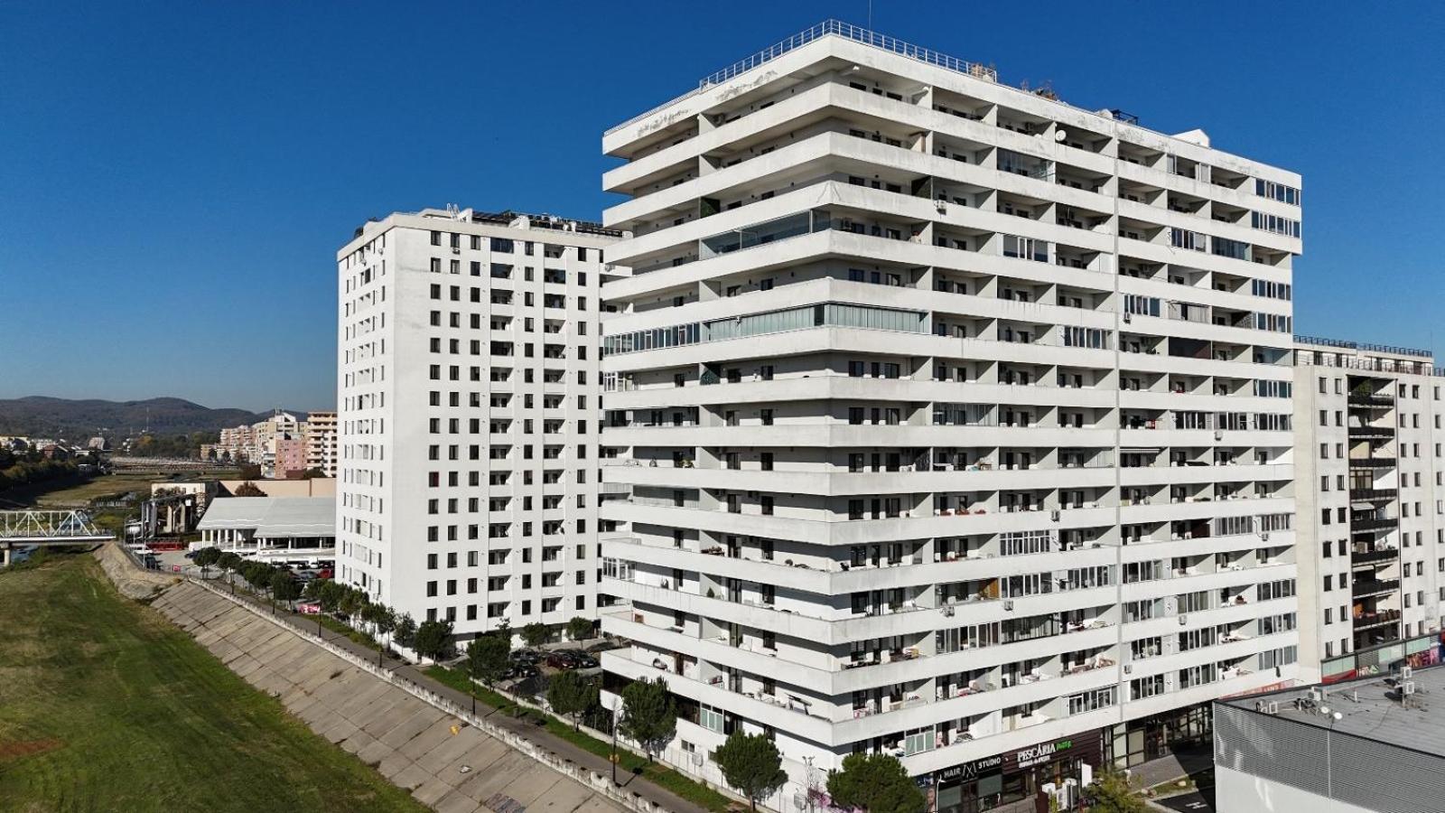 The Bliss Apartment Ramnicu Valcea Exterior photo